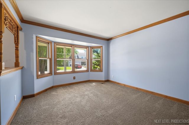 13 Saddlewood Court, Sugar Grove, IL 60554