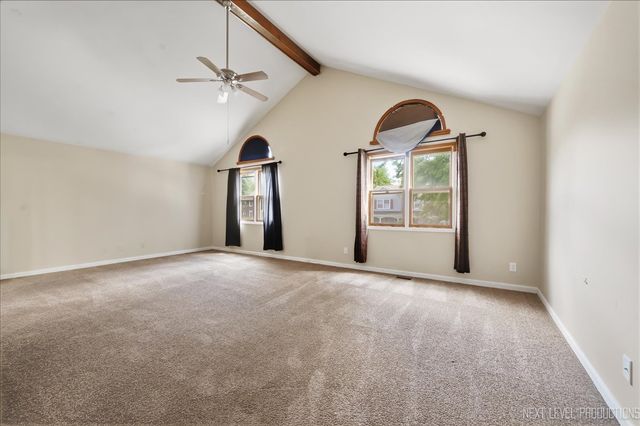 13 Saddlewood Court, Sugar Grove, IL 60554