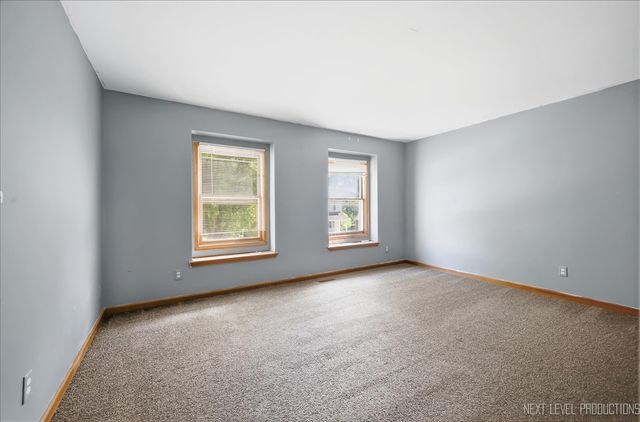 13 Saddlewood Court, Sugar Grove, IL 60554