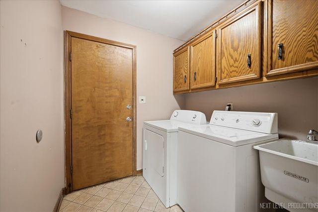 13 Saddlewood Court, Sugar Grove, IL 60554