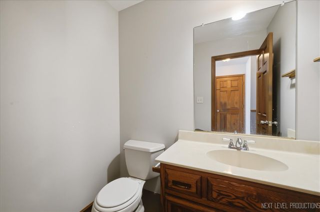 13 Saddlewood Court, Sugar Grove, IL 60554