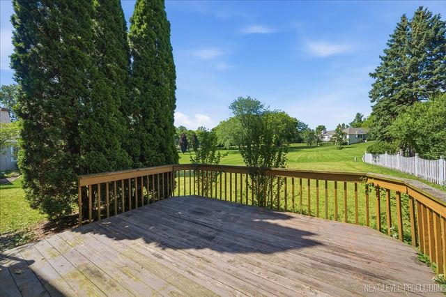 13 Saddlewood Court, Sugar Grove, IL 60554