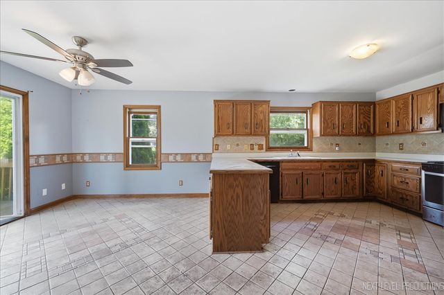 13 Saddlewood Court, Sugar Grove, IL 60554