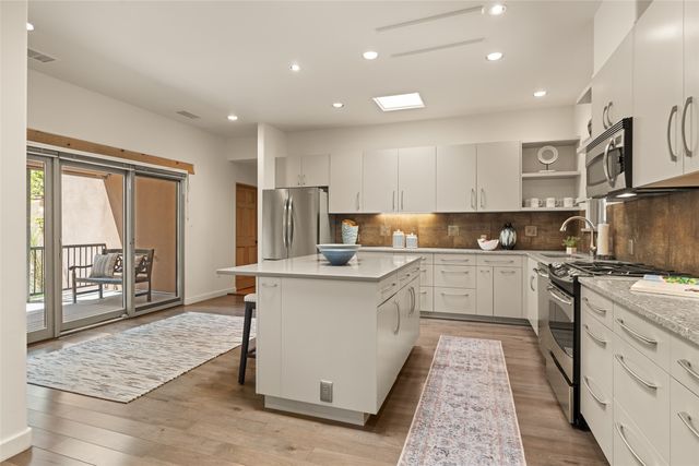 901 Allahna Way, Santa Fe, NM 87501