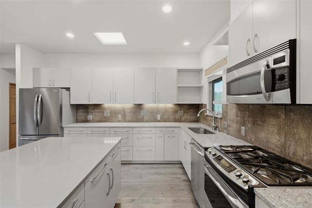 901 Allahna Way, Santa Fe, NM 87501