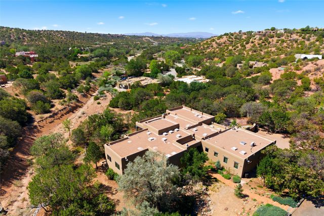 901 Allahna Way, Santa Fe, NM 87501