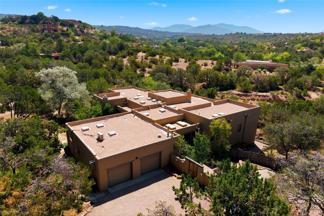 901 Allahna Way, Santa Fe, NM 87501