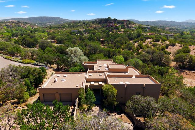 901 Allahna Way, Santa Fe, NM 87501