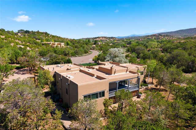 901 Allahna Way, Santa Fe, NM 87501