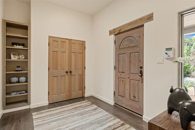 901 Allahna Way, Santa Fe, NM 87501