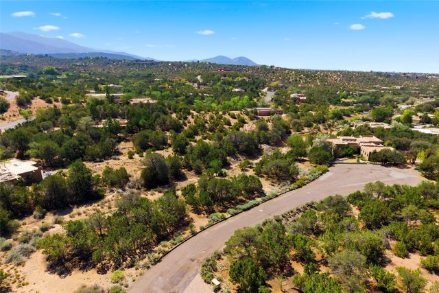 901 Allahna Way, Santa Fe, NM 87501