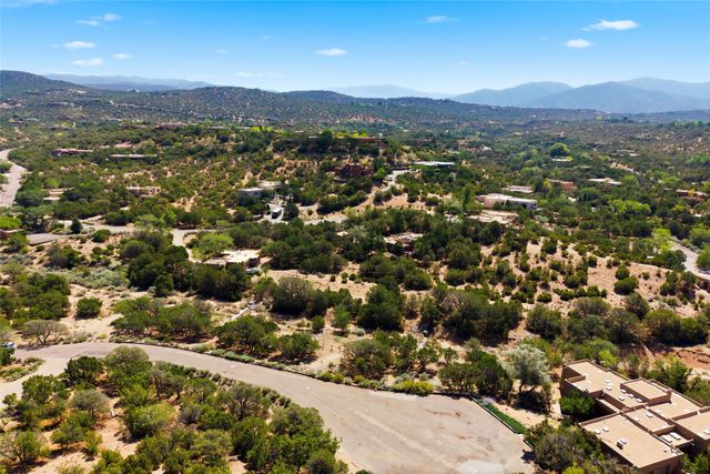 901 Allahna Way, Santa Fe, NM 87501
