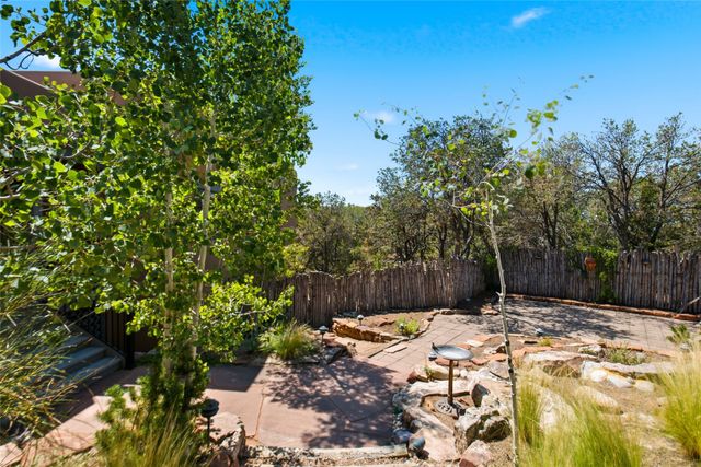 901 Allahna Way, Santa Fe, NM 87501