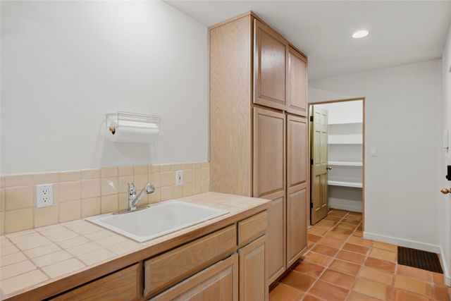 901 Allahna Way, Santa Fe, NM 87501