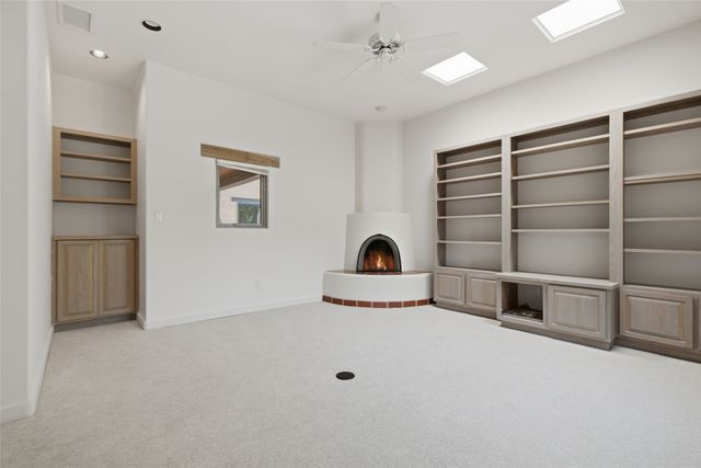901 Allahna Way, Santa Fe, NM 87501