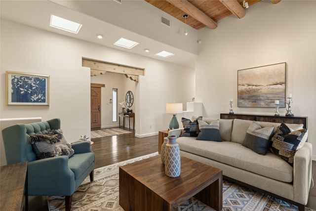 901 Allahna Way, Santa Fe, NM 87501