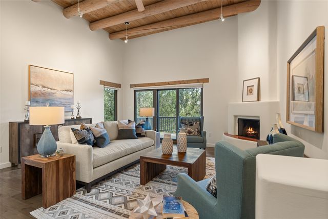 901 Allahna Way, Santa Fe, NM 87501