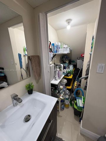 13867 SW 62nd Ter, Miami, FL 33183