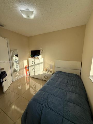 13867 SW 62nd Ter, Miami, FL 33183