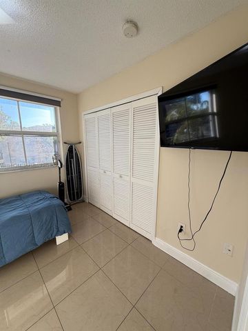 13867 SW 62nd Ter, Miami, FL 33183