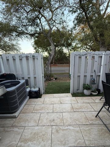 13867 SW 62nd Ter, Miami, FL 33183