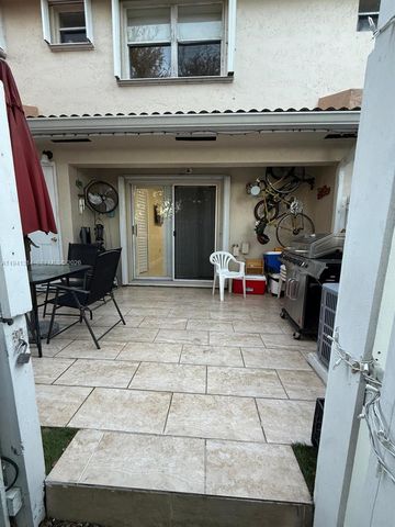 13867 SW 62nd Ter, Miami, FL 33183