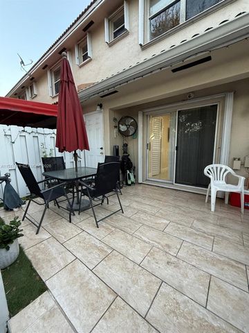 13867 SW 62nd Ter, Miami, FL 33183