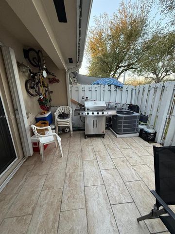 13867 SW 62nd Ter, Miami, FL 33183