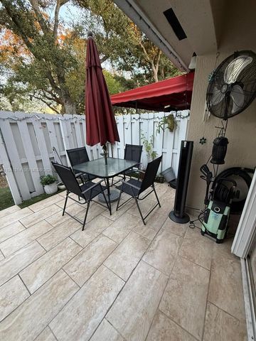 13867 SW 62nd Ter, Miami, FL 33183