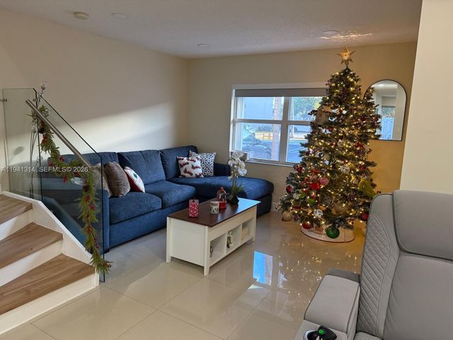 13867 SW 62nd Ter, Miami, FL 33183