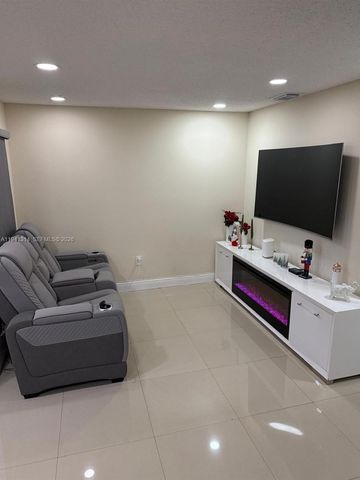 13867 SW 62nd Ter, Miami, FL 33183