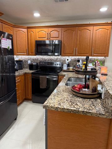 13867 SW 62nd Ter, Miami, FL 33183