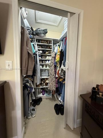 13867 SW 62nd Ter, Miami, FL 33183