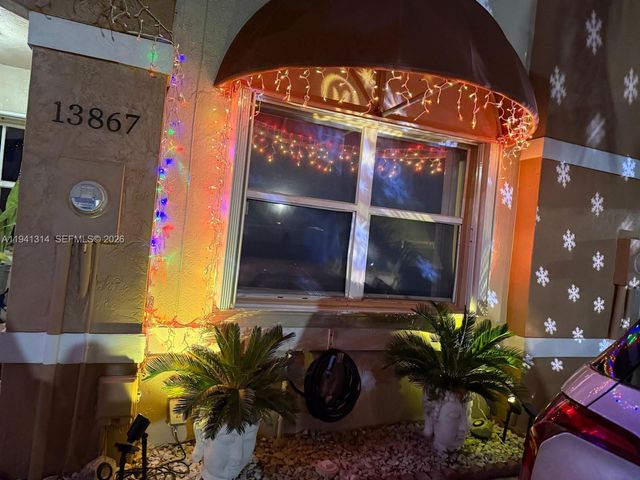 13867 SW 62nd Ter, Miami, FL 33183