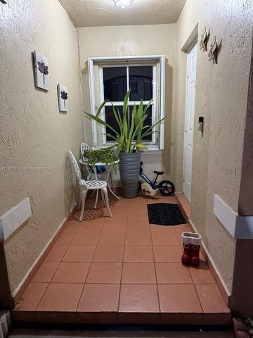 13867 SW 62nd Ter, Miami, FL 33183