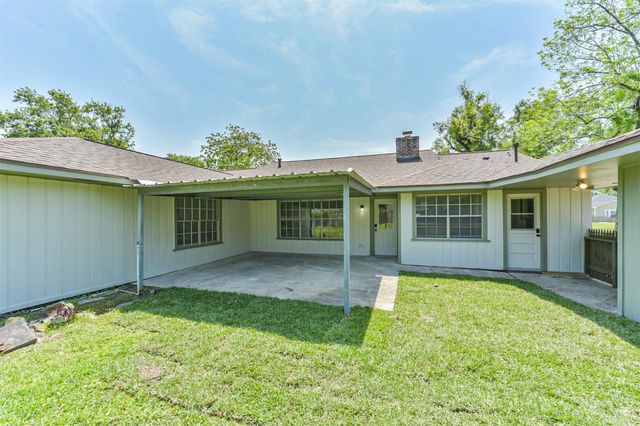 306 Red Bud Lane, Baytown, TX 77520