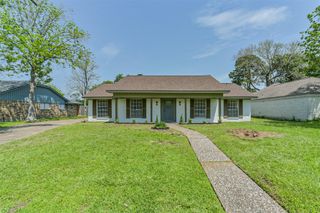 306 Red Bud Lane, Baytown, TX 77520