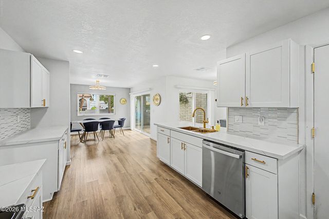 1300 N Dorado Boulevard, Tucson, AZ 85715