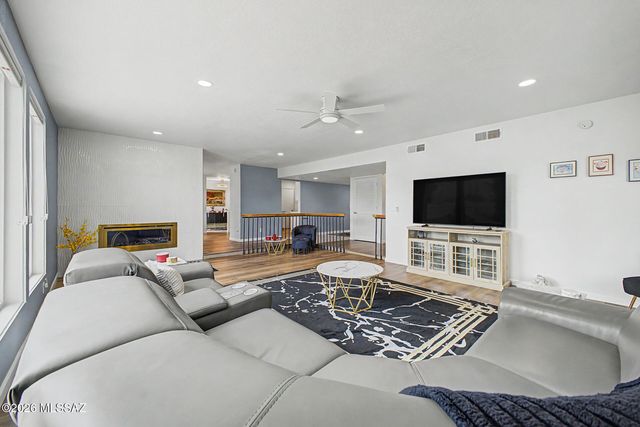 1300 N Dorado Boulevard, Tucson, AZ 85715