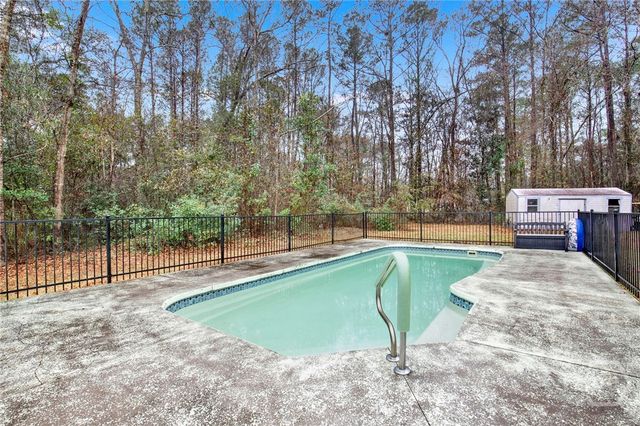 1025 Pine Needle Drive, Ellabell, GA 31308