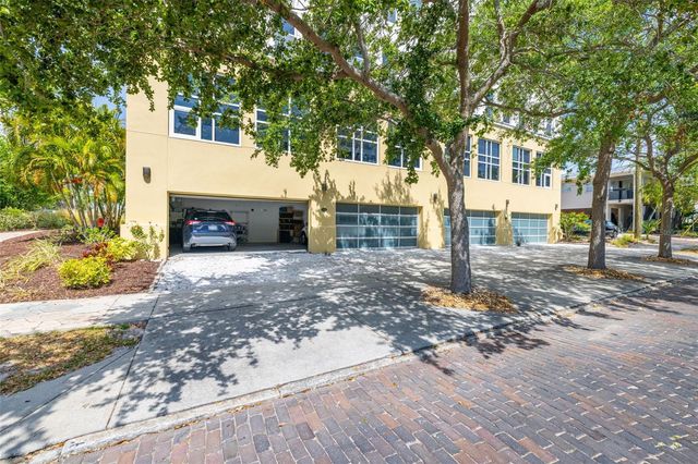 205 5TH AVENUE N 301, St Petersburg, FL 33701