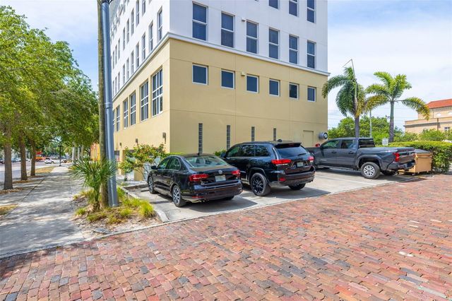 205 5TH AVENUE N 301, St Petersburg, FL 33701