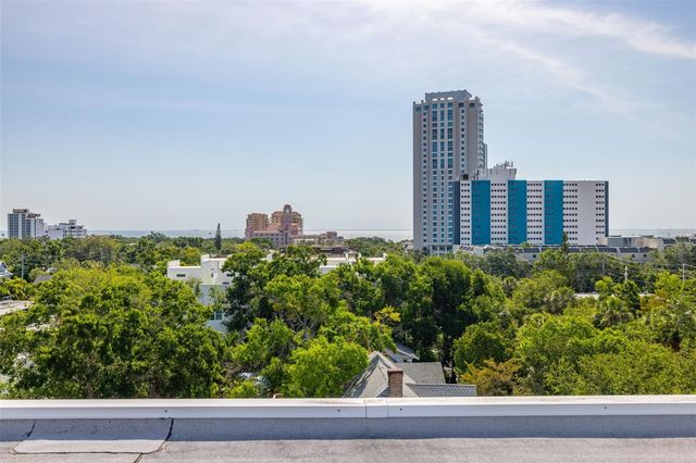 205 5TH AVENUE N 301, St Petersburg, FL 33701