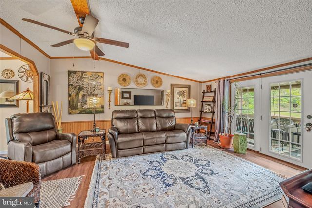 32 SHERRILL, Berkeley Springs, WV 25411