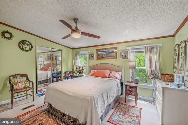 32 SHERRILL, Berkeley Springs, WV 25411