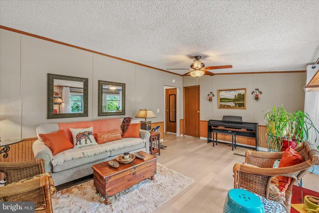 32 SHERRILL, Berkeley Springs, WV 25411