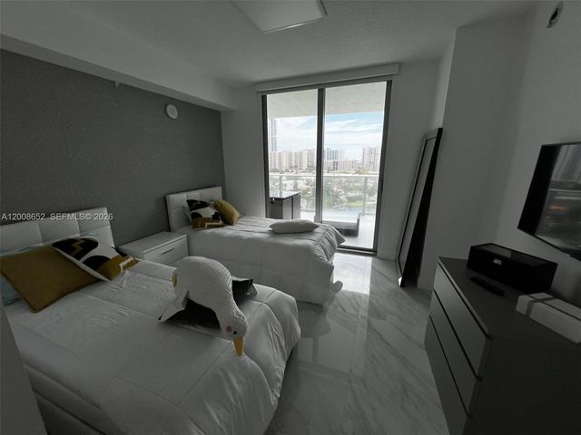 330 Sunny Isles Blvd 5-1008, Sunny Isles Beach, FL 33160