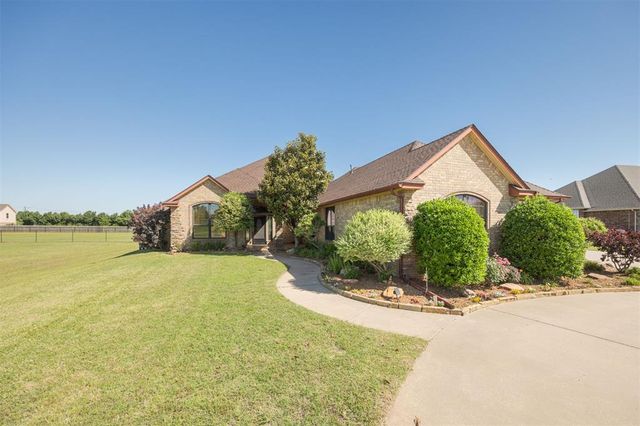 10681 NW 107th Street, Yukon, OK 73099