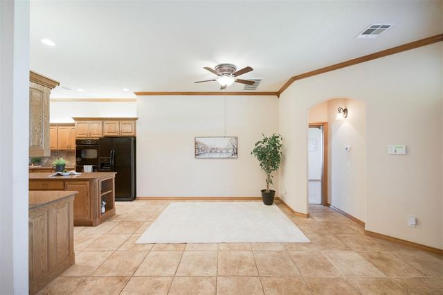 10681 NW 107th Street, Yukon, OK 73099