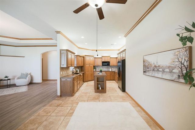 10681 NW 107th Street, Yukon, OK 73099